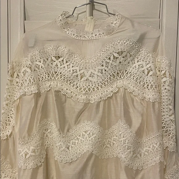 Elegant Lace Trim Cream Blouse - Picture 4 of 9
